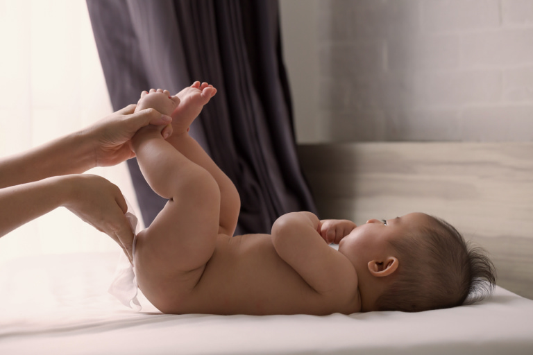 F0435 Parenting Everyday Diaper Tips