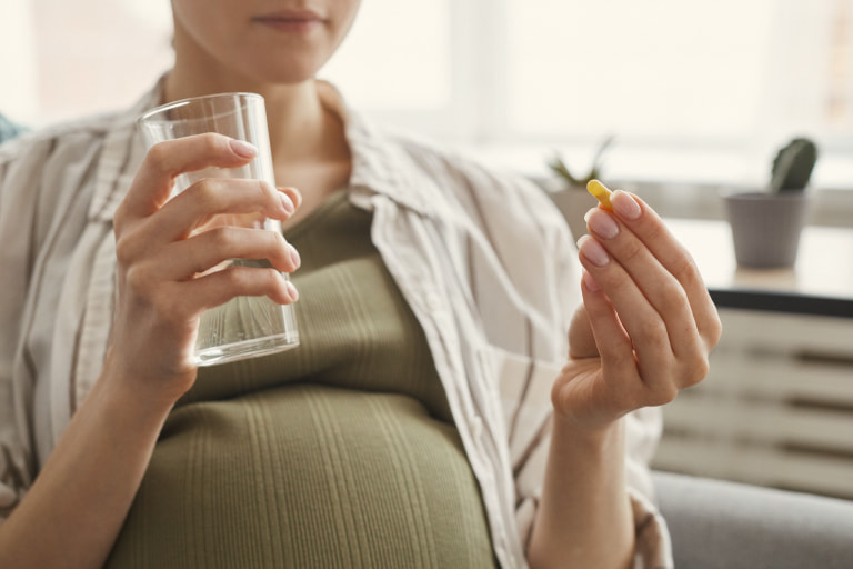 F0458PregnancyHealth  WellnessLiftShift